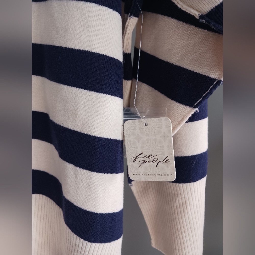 NWT Free People Castal Stripe Pullover In Carbon Champagne Cream Sweater Size M - Picture 6 of 10